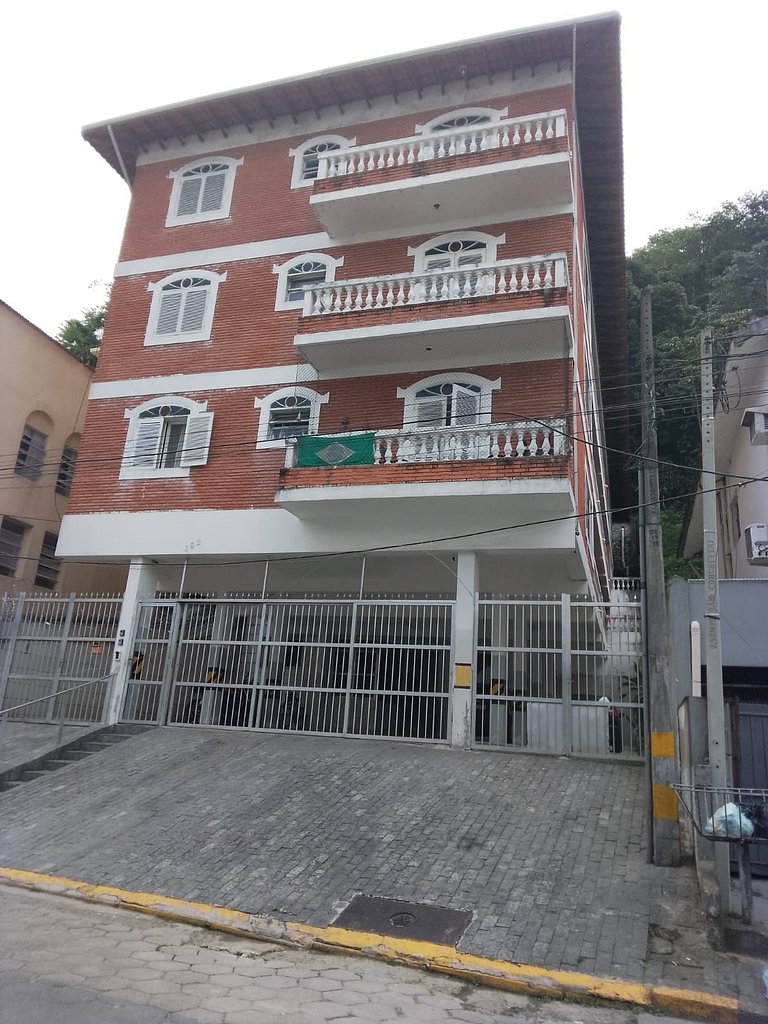 Apto familiar, 32 pitangueiras