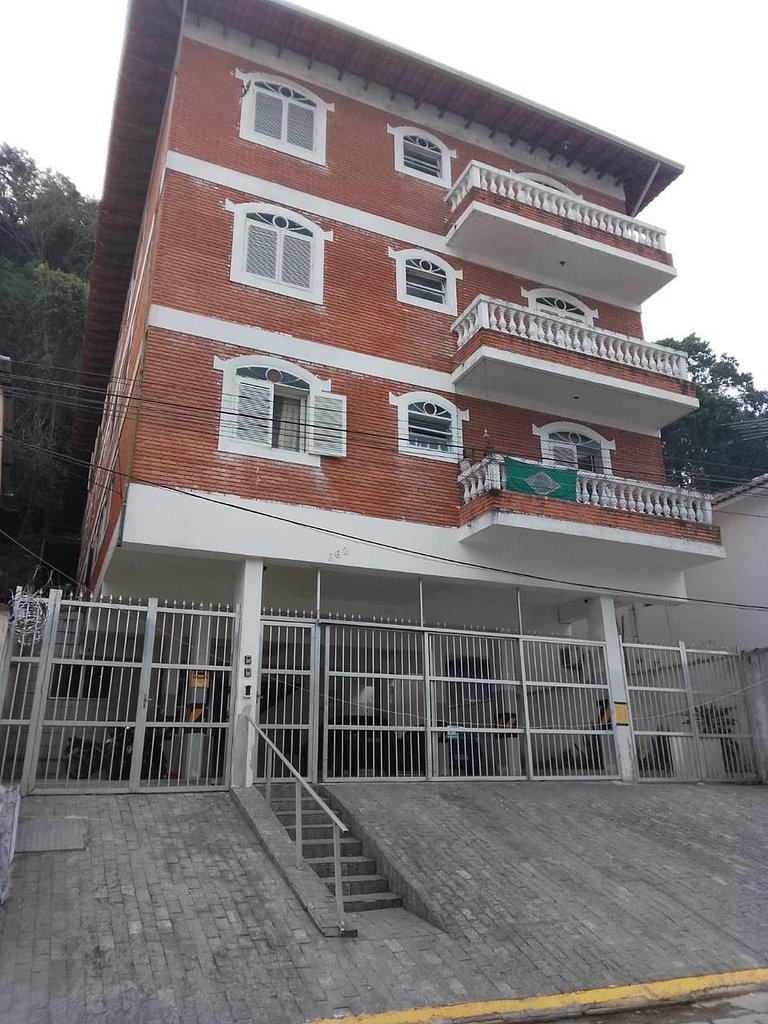 Apto familiar, 12 Pitangueiras