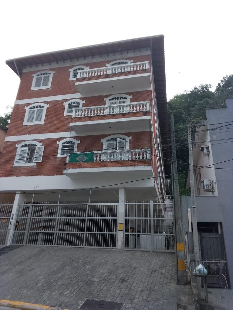 Apto familiar, 12 Pitangueiras