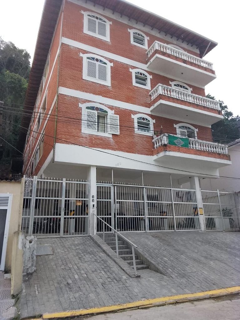 Apto familiar, 12 Pitangueiras